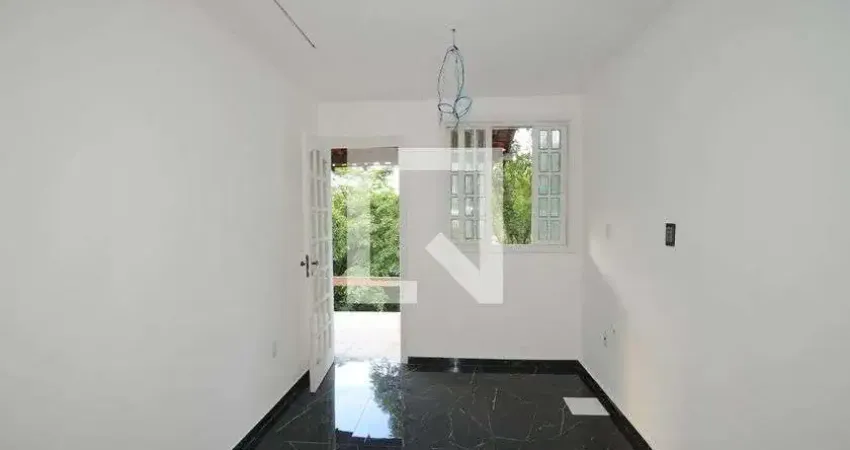 Casa para Aluguel - Vila Valqueire, 1 Quarto,  40 m² - Rio de Janeiro