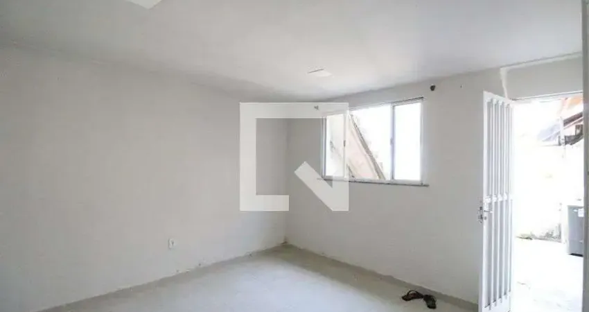 Casa / Sobrado em Condomínio para Aluguel - Freguesia , 1 Quarto,  33 m² - Rio de Janeiro