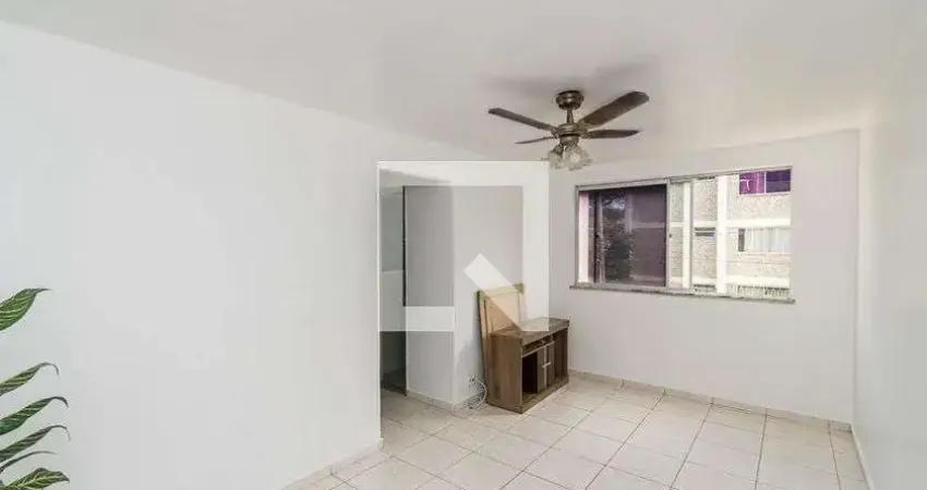 Apartamento para Aluguel - Brás de Pina, 2 Quartos,  46 m² - Rio de Janeiro