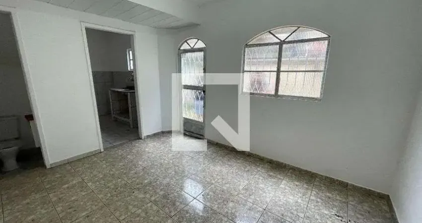 Casa para Aluguel - Olaria, 2 Quartos,  66 m² - Rio de Janeiro