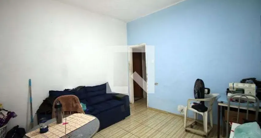Casa para Aluguel - Ramos, 3 Quartos,  80 m² - Rio de Janeiro