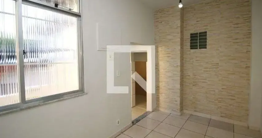 Casa para Aluguel - Olaria, 2 Quartos,  50 m² - Rio de Janeiro