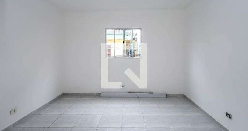 Casa para Aluguel - Vila Liviero, 2 Quartos,  30 m² - São Paulo