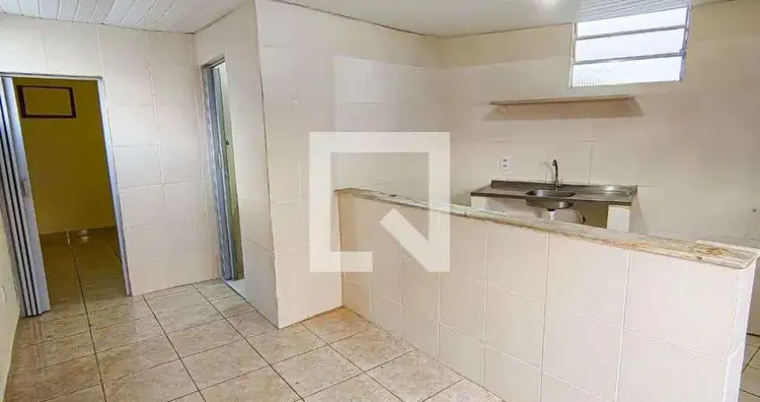 Casa para Aluguel - Jacarepaguá, 1 Quarto,  39 m² - Rio de Janeiro