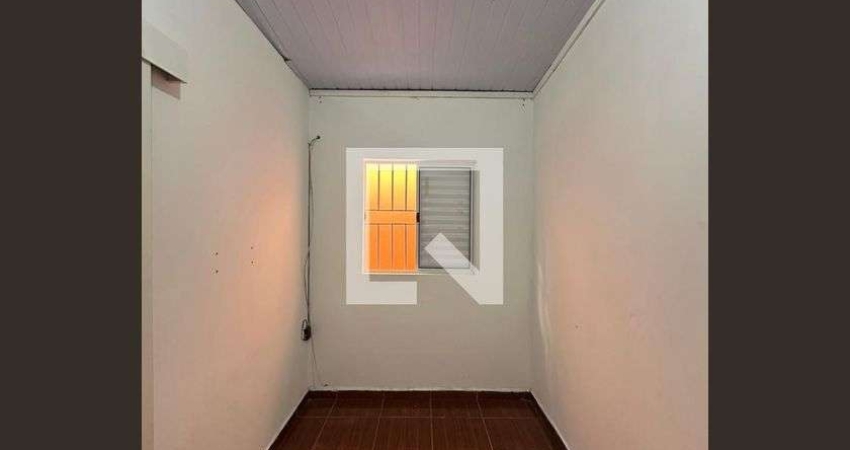 Kitnet / Stúdio para Aluguel - Jardim Éster Yolanda, 2 Quartos,  1 m² - São Paulo