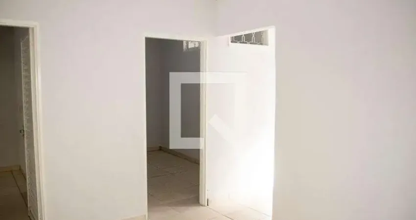 Casa para Aluguel - Setor Central, 2 Quartos,  90 m² - Goiânia