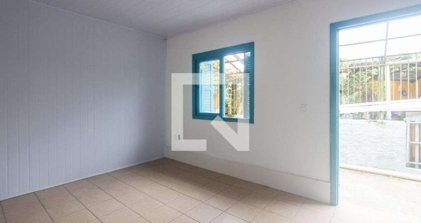 Casa para Aluguel - Passo D&apos;areia, 2 Quartos,  40 m² - Porto Alegre