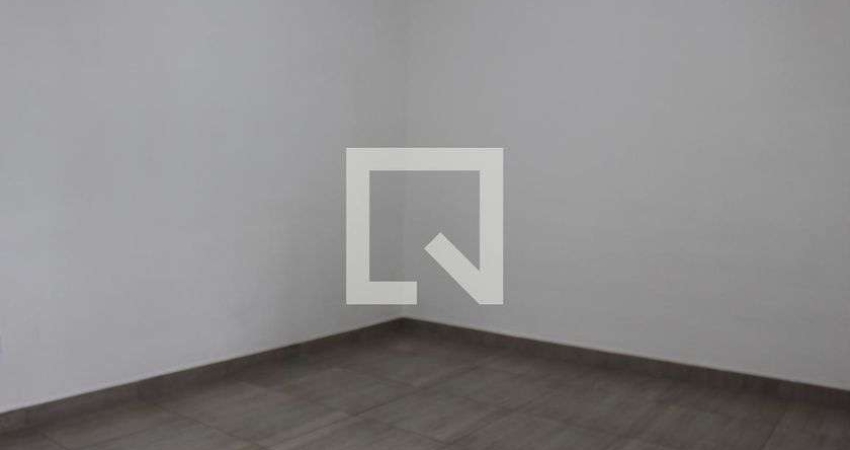 Casa para Aluguel - Sapopemba, 1 Quarto,  30 m² - São Paulo