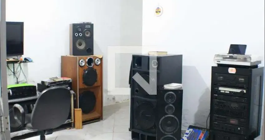 Casa para Aluguel - Sao Cristovao, 2 Quartos,  120 m² - Salvador