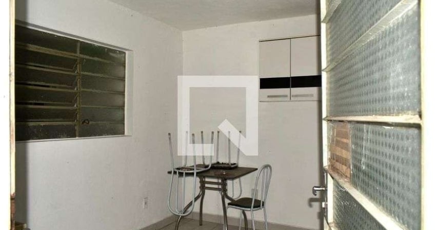 Casa para Aluguel - Chácara Inglesa, 1 Quarto,  27 m² - São Paulo