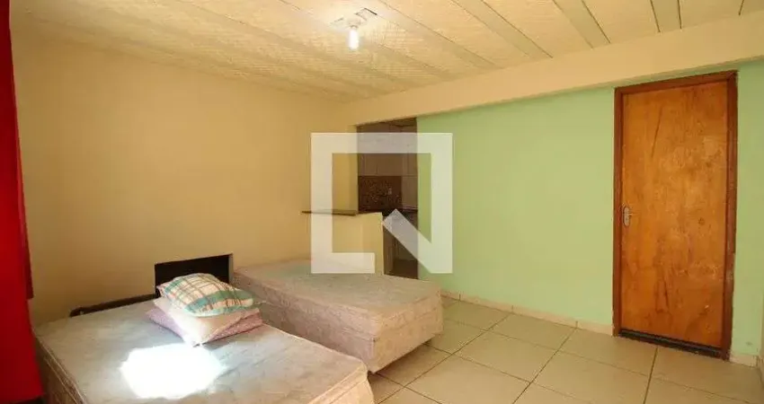 Casa para Aluguel - Jacarepaguá, 1 Quarto,  48 m² - Rio de Janeiro