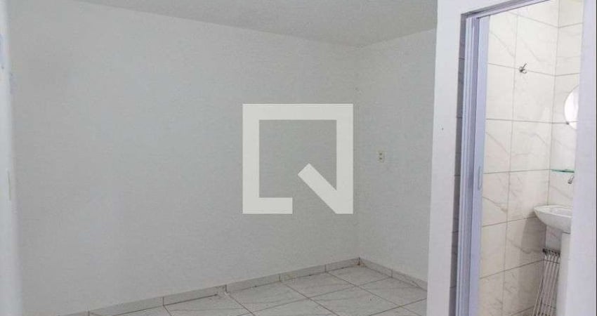 Casa para Aluguel - Ipiranga, 1 Quarto,  15 m² - São Paulo
