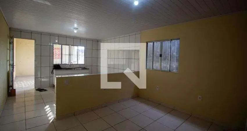 Casa para Aluguel - Itaim Paulista, 2 Quartos,  70 m² - São Paulo