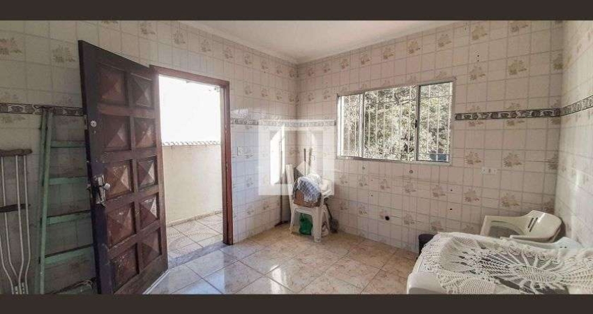 Casa para Aluguel - Umuarama, 1 Quarto,  52 m² - Osasco