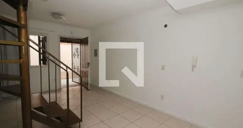 Casa para Aluguel - Camaquã, 2 Quartos,  67 m² - Porto Alegre