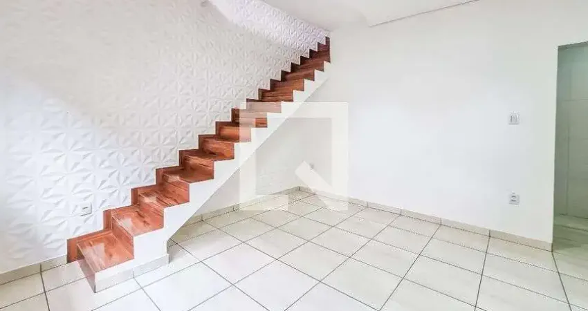 Casa para Aluguel - Minascaixa, 2 Quartos,  100 m² - Belo Horizonte