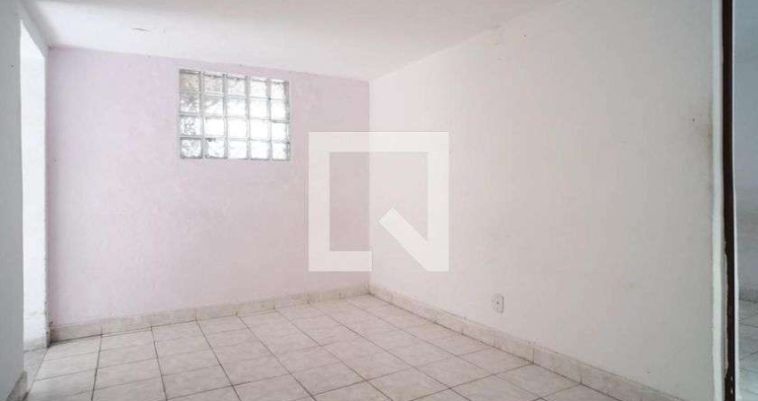 Casa para Aluguel - Vila Guilhermina, 2 Quartos,  69 m² - São Paulo