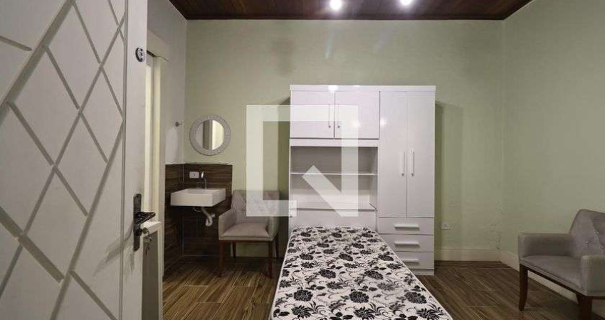 Casa para Aluguel - Jardim Bela Vista, 1 Quarto,  26 m² - Santo André
