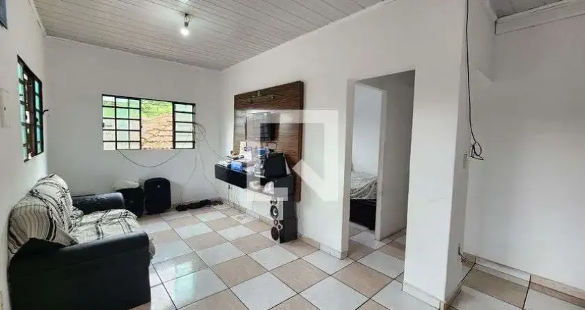 Casa para Aluguel - Bom Retiro, 1 Quarto,  30 m² - Santos