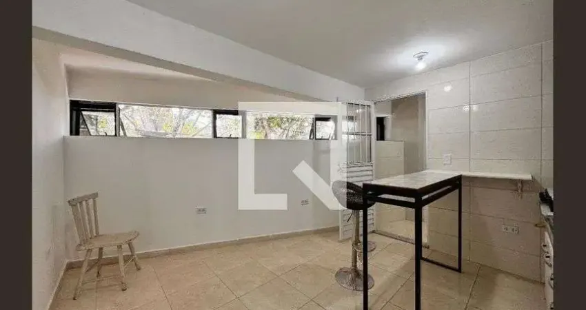 Casa para Aluguel - Utinga, 1 Quarto,  36 m² - Santo André