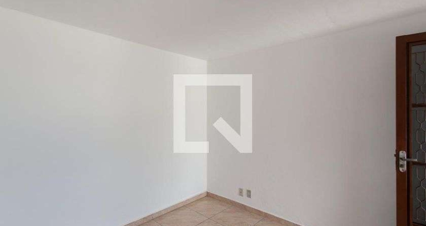 Casa para Aluguel - Glória, 2 Quartos,  80 m² - Belo Horizonte