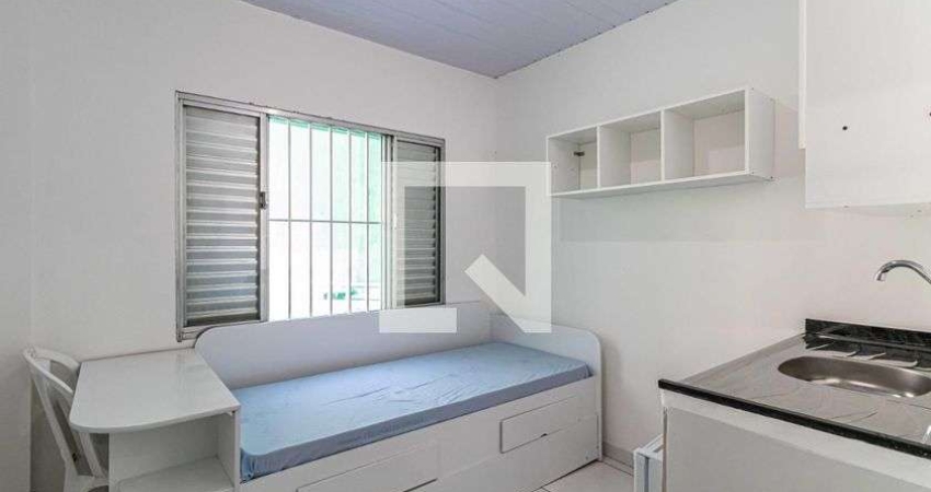 Kitnet / Stúdio para Aluguel - Jardim Éster Yolanda, 1 Quarto,  18 m² - São Paulo