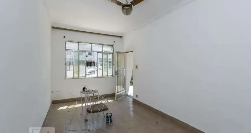Casa para Aluguel - Olaria, 3 Quartos,  200 m² - Rio de Janeiro