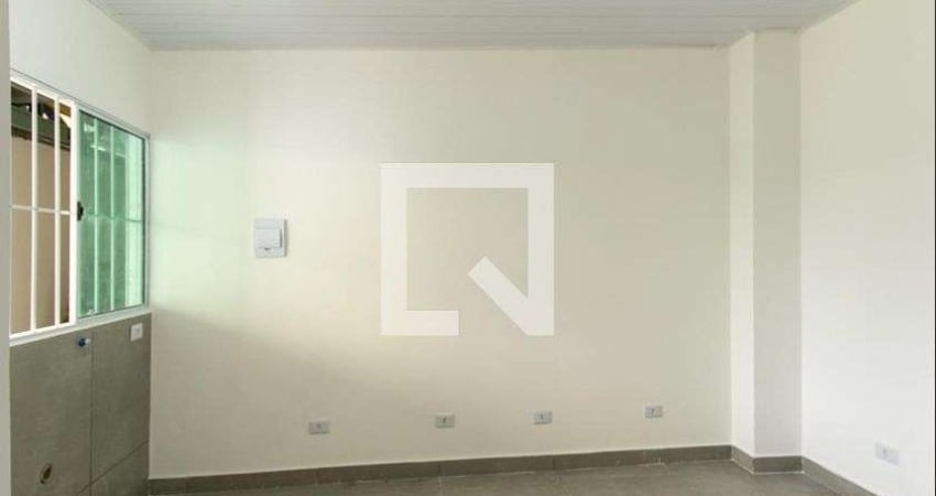 Kitnet / Stúdio para Aluguel - Uberaba, 1 Quarto,  25 m² - Curitiba