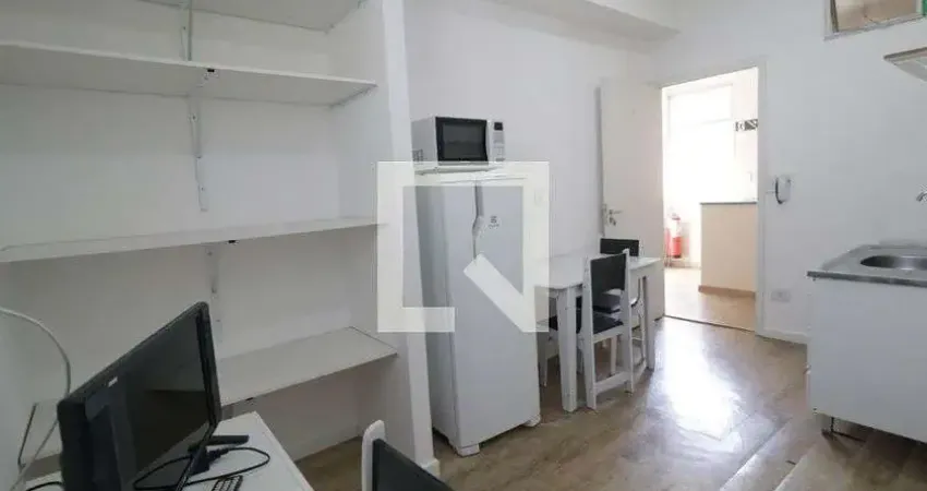 Casa para Aluguel - Butantã, 1 Quarto,  16 m² - São Paulo