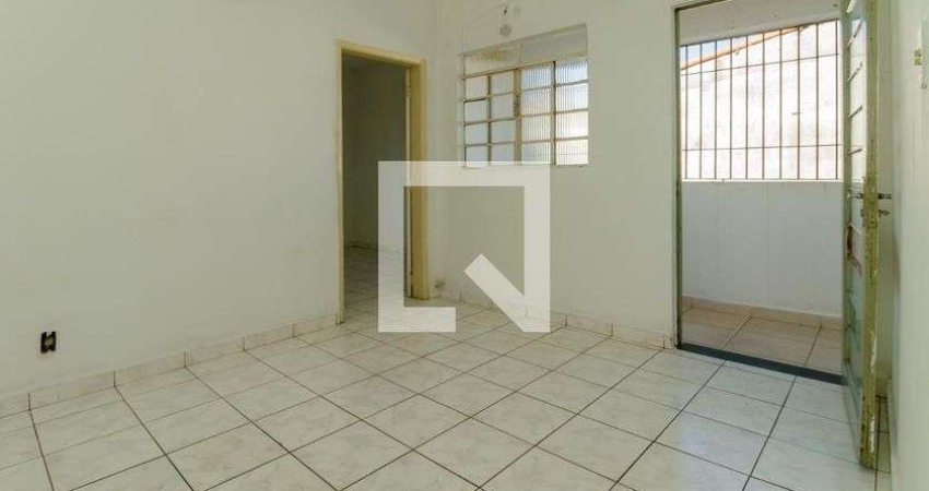 Casa para Aluguel - Sapopemba, 2 Quartos,  179 m² - São Paulo