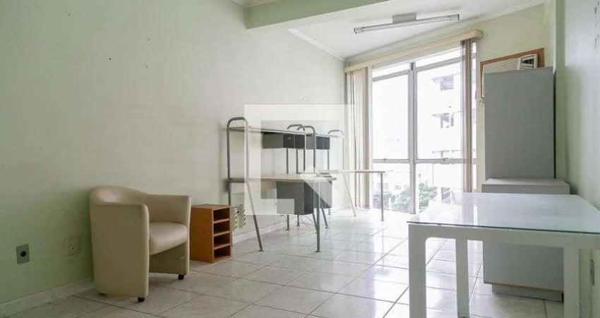 Kitnet / Stúdio para alugar na Rua Doutor Ramiro D8217ávila, Azenha, Porto Alegre