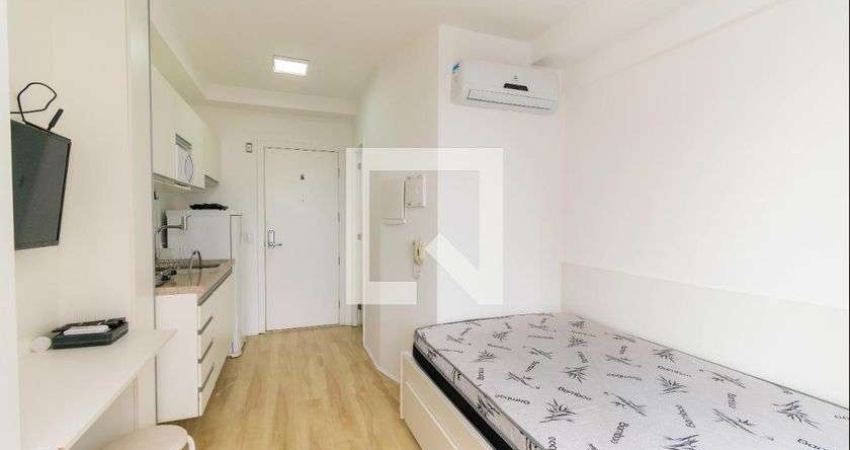 Kitnet / Stúdio para Aluguel - Liberdade, 1 Quarto,  24 m² - São Paulo
