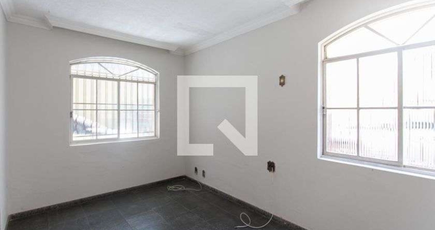 Casa para Aluguel - Santa Branca, 3 Quartos,  100 m² - Belo Horizonte