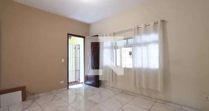 Casa para Aluguel - Jardim Teresa, 3 Quartos,  140 m² - São Paulo