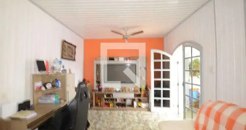 Casa para Aluguel - Marechal Hermes, 2 Quartos,  120 m² - Rio de Janeiro