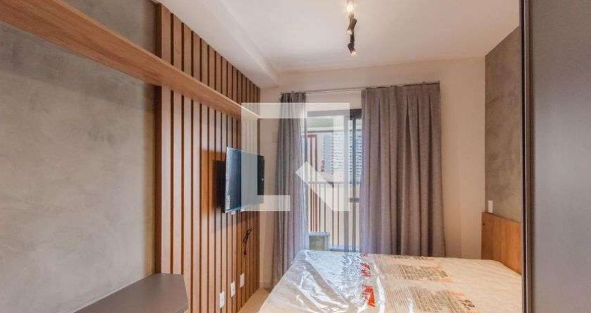 Casa para Aluguel - Liberdade, 1 Quarto,  19 m² - São Paulo