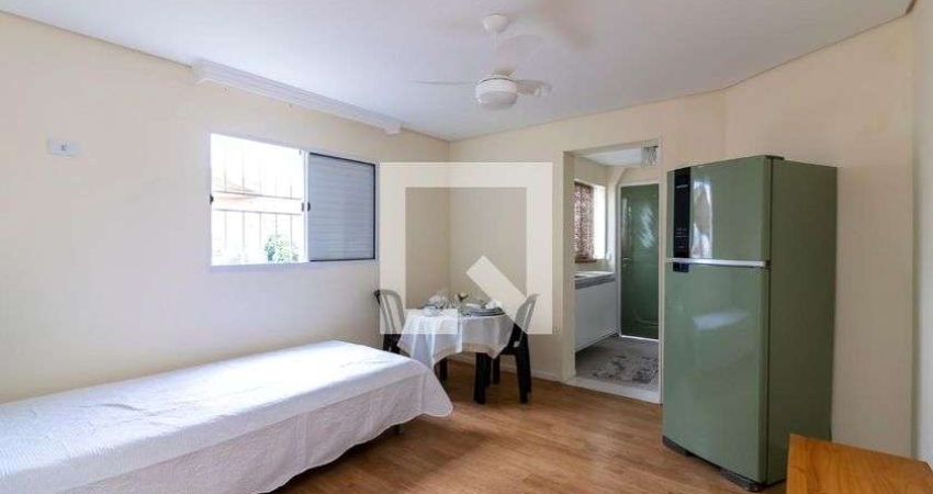 Casa para Aluguel - Água Fria, 1 Quarto,  65 m² - São Paulo