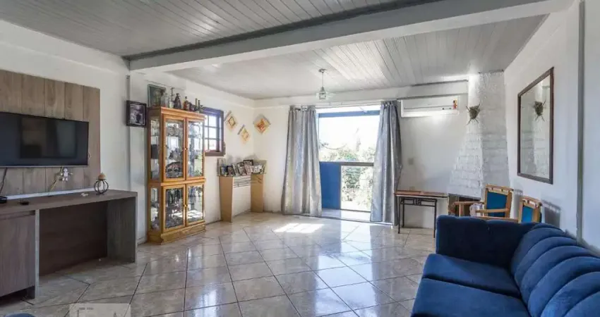 Casa para Aluguel - Camaquã, 3 Quartos,  138 m² - Porto Alegre