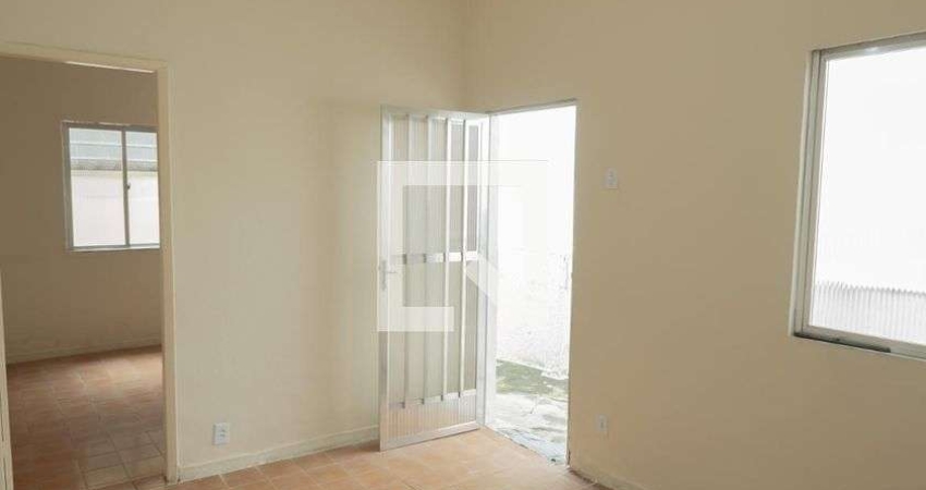 Casa para Aluguel - Irajá, 1 Quarto,  35 m² - Rio de Janeiro