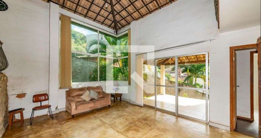 Casa para Aluguel - Santa Lúcia, 4 Quartos,  279 m² - Belo Horizonte