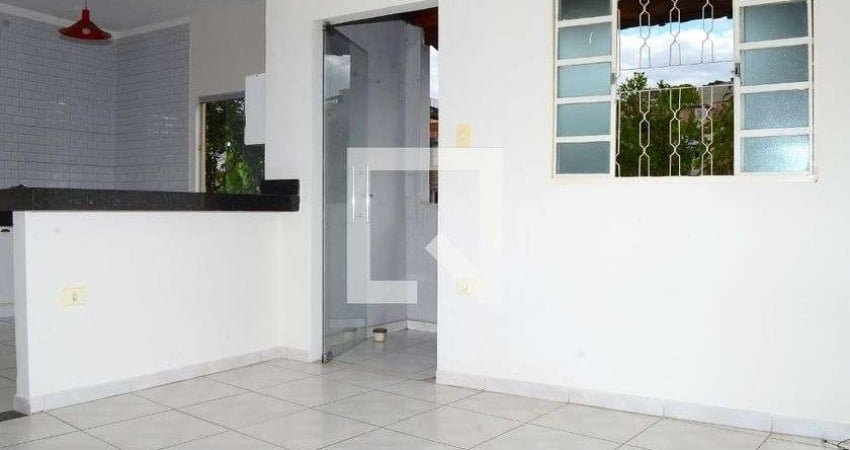 Casa para Aluguel - Belmonte, 2 Quartos,  72 m² - Belo Horizonte