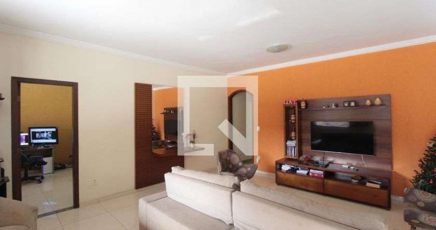 Casa para Aluguel - Etelvina Carneiro, 3 Quartos,  240 m² - Belo Horizonte