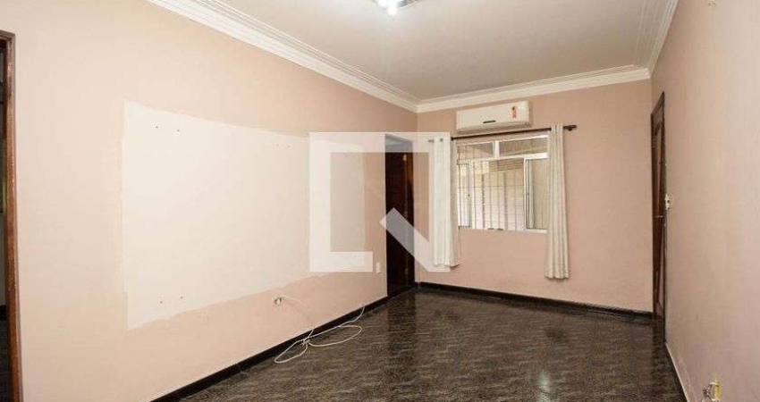 Casa para Aluguel - Jardim Vivann, 2 Quartos,  80 m² - São Paulo