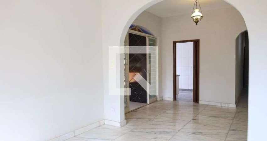 Casa para Aluguel - Nova Suíssa, 2 Quartos,  200 m² - Belo Horizonte