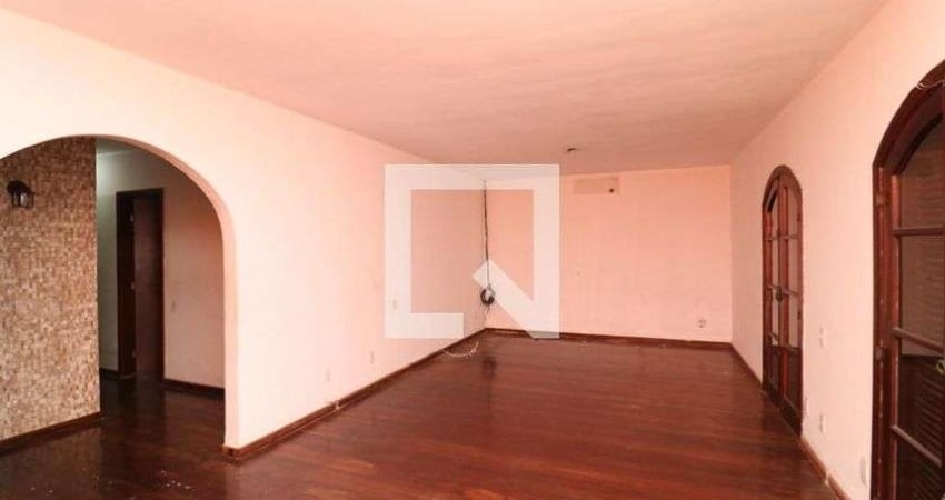 Casa para Aluguel - Jardim Guanabara, 3 Quartos,  503 m² - Rio de Janeiro