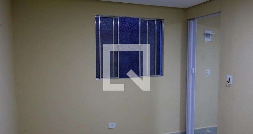 Casa para Aluguel - Bandeiras, 1 Quarto,  40 m² - Osasco