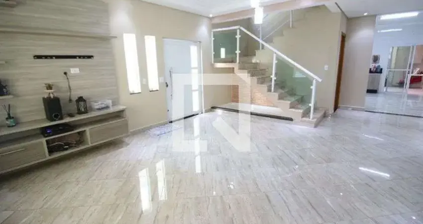 Casa para Aluguel - Jaguaribe, 3 Quartos,  240 m² - Osasco