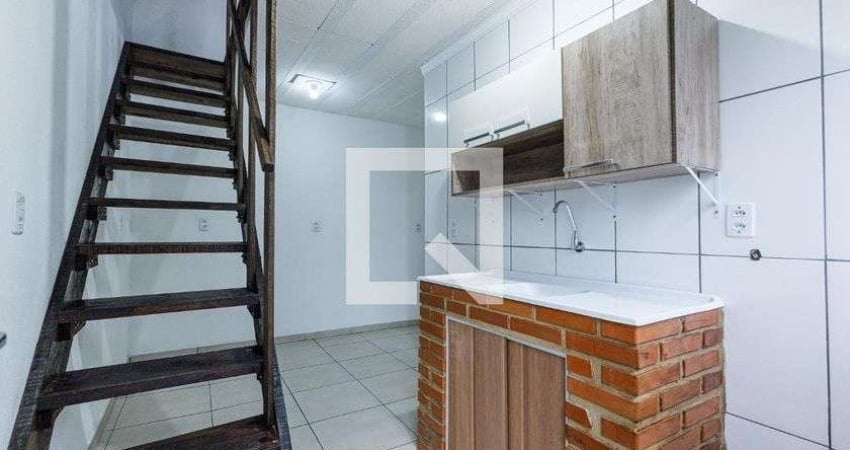 Kitnet / Stúdio para Aluguel - Rubem Berta, 1 Quarto,  28 m² - Porto Alegre