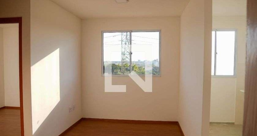 Apartamento para Aluguel - Chácara São Pedro, 2 Quartos,  42 m² - Aparecida de Goiânia