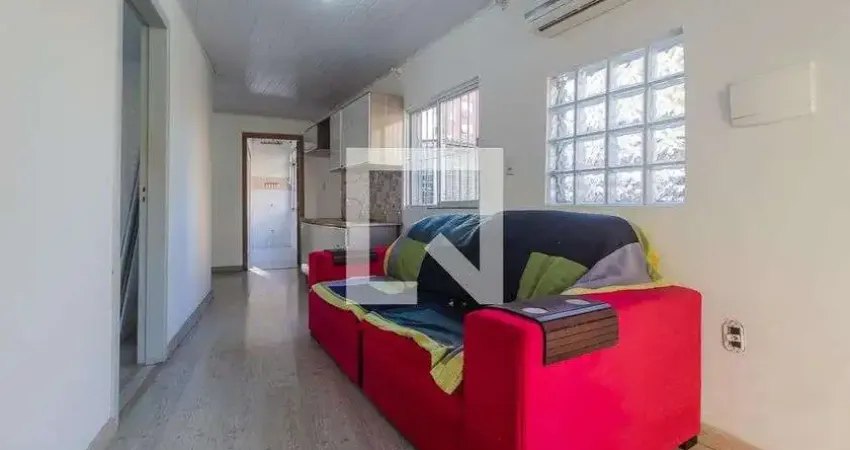 Casa para Aluguel - Azenha, 2 Quartos,  90 m² - Porto Alegre
